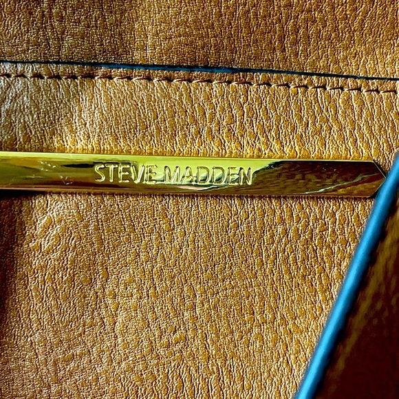 Steve Madden Women's Bwilde Faux Leather Brown & Interior Floral Tote
Purse - Picture 4 of 11